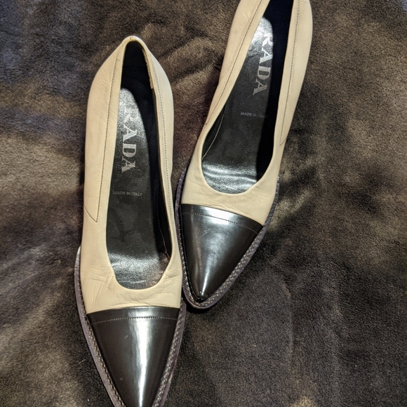 WOMENS PRADA SHOES - Picture 8 of 8